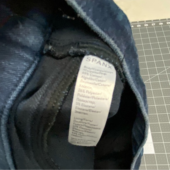 Spanx Dark Wash Skinny Ankle Jeans Large - Picture 5 of 10